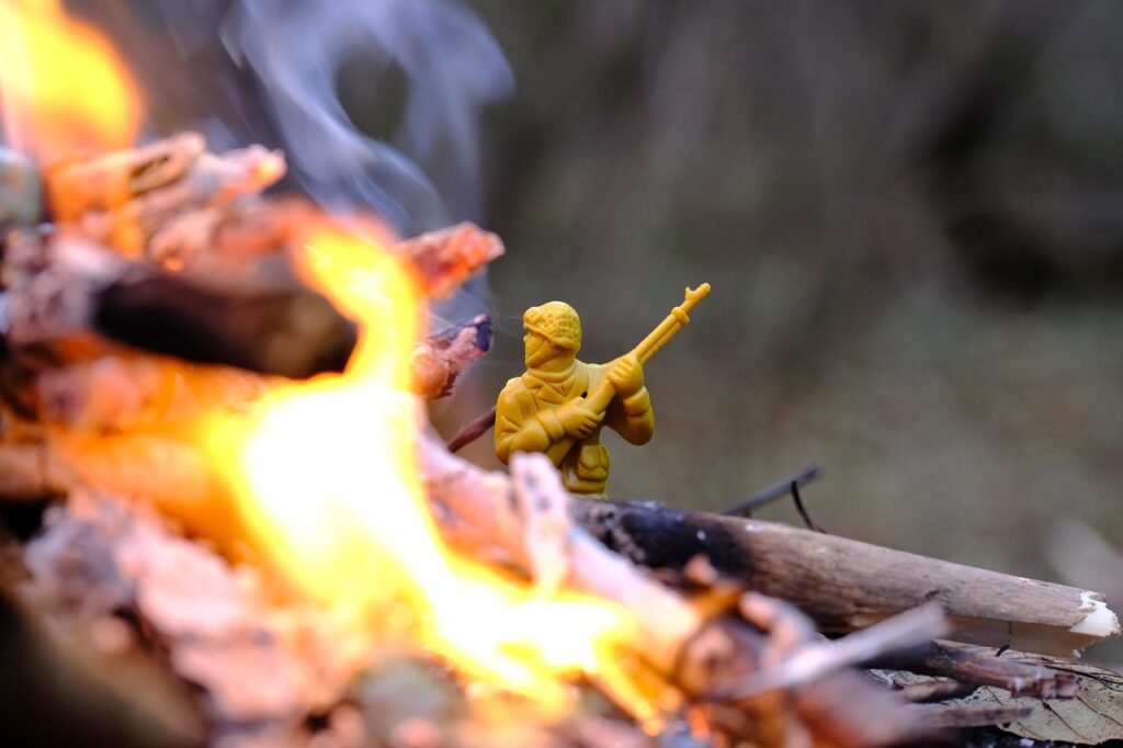 g30af72b83b26f0b87519b147d459e4d5cd8f8897a1c9435fc7894c0d3a53135d78352f1786c632c93bf912aef63f9c64e526b9ae36b75ea3bc9839bd839d1cd4 1280 6947719 soldier, fire, forest, wood, enemy, nature, rifle, weapon